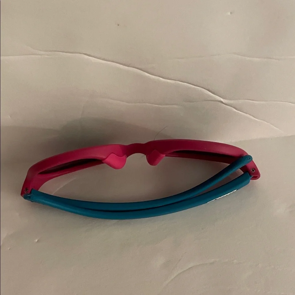 Speedo Vibrant Pink and Blue Sunglasses. Polarized lens, floating frame, age 3